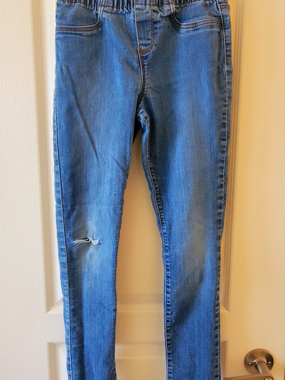 OshKosh B'gosh Medium Blue Skinny Jeans Jeggings Distressed Right Knee